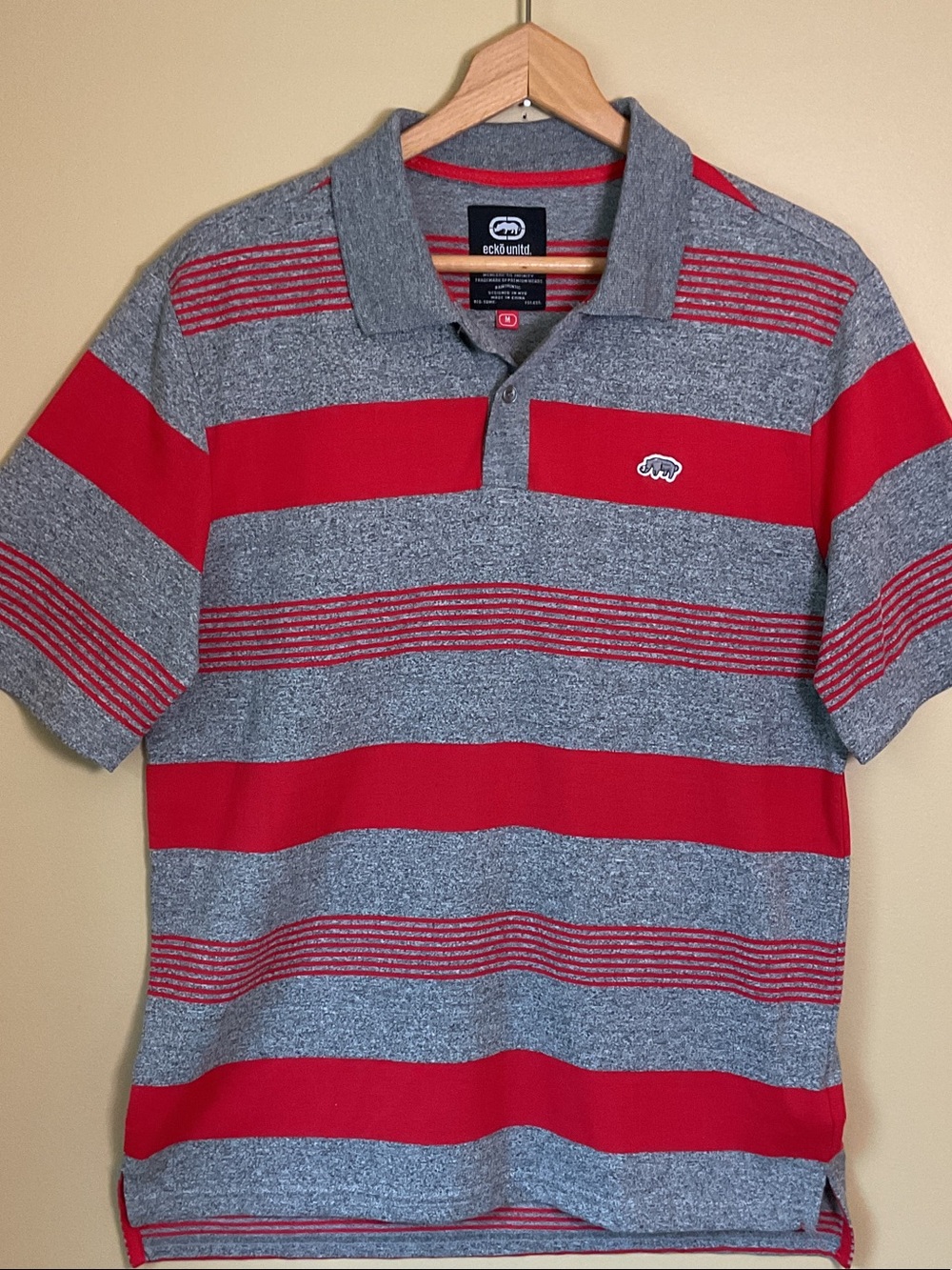 Ecko Unlimited Gray and Red Stripe Y2K Polo Size M